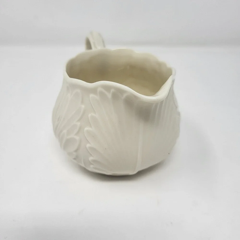 Lenox‎ Cottage Collection creamer ivory embossed acanthus Leaf No Trim